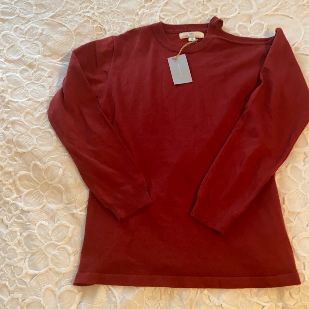 NWT Payton Bre cold shoulder sweater
